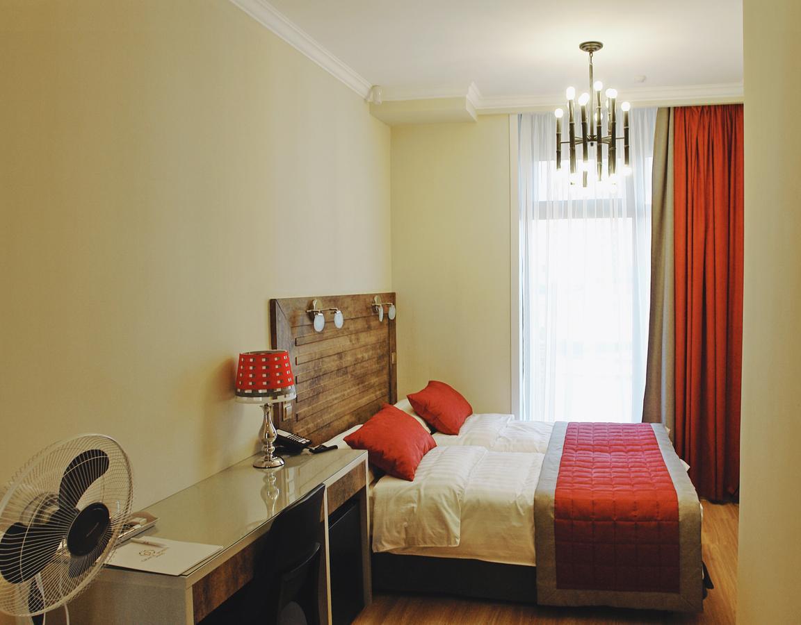 Grace Point Hotel Astana Bagian luar foto