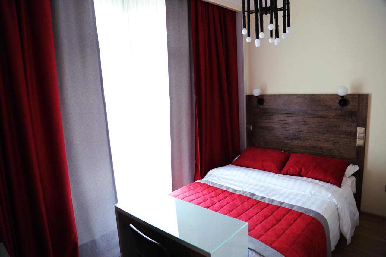 Grace Point Hotel Astana Bagian luar foto